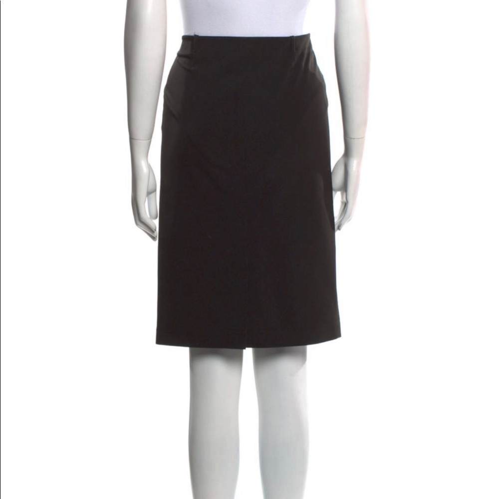 Prada - Picture 2 of 10